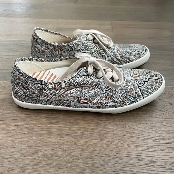 taos Guest Star Lace Up Canvas Upper Sneakers Paisley Print Multi Color Sz 9 - Picture 3 of 14